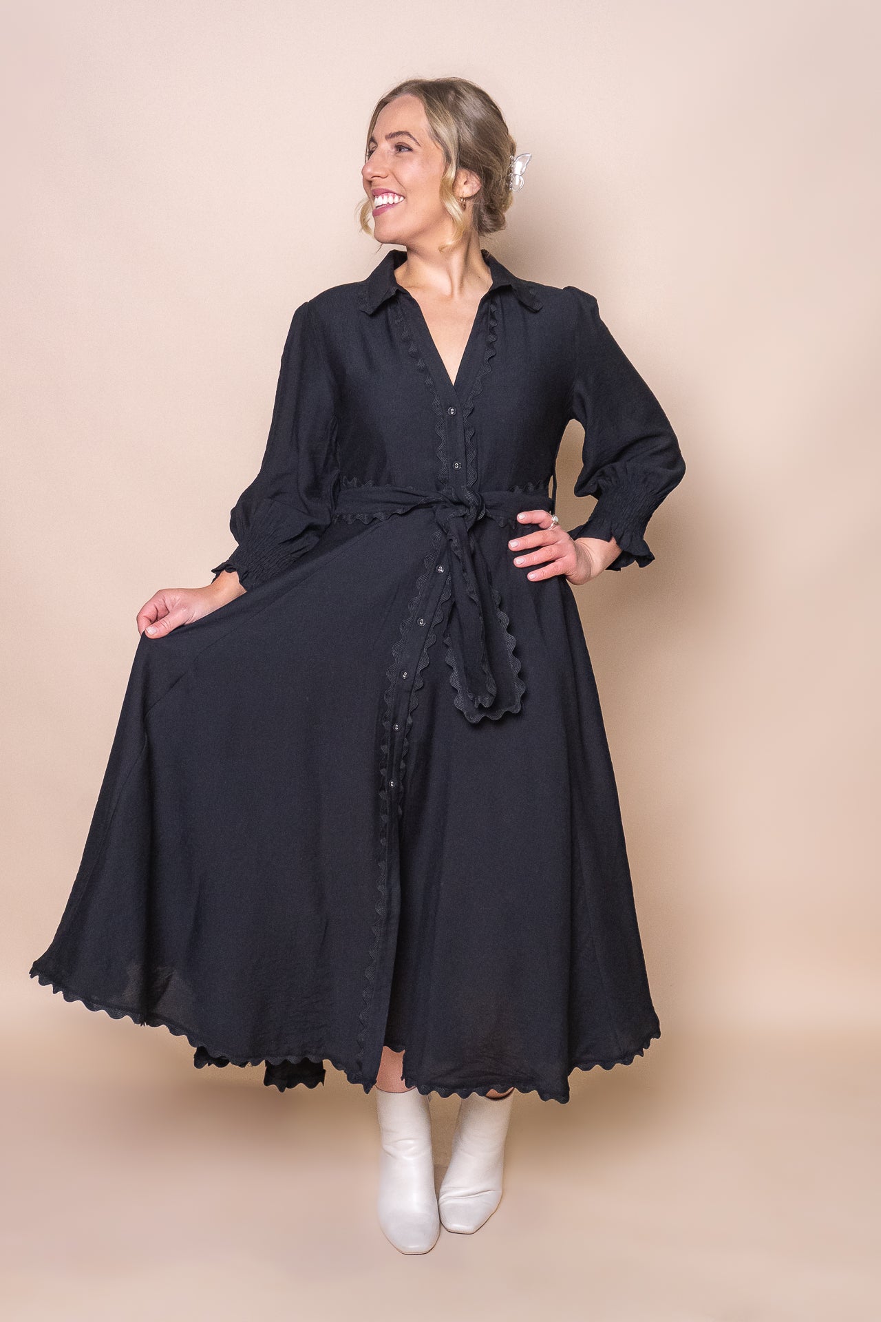 Iggy Midi Dress in Black