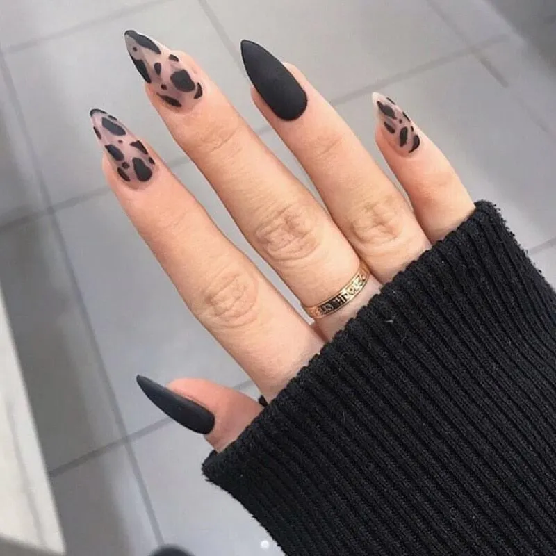 24Pcs Coffee Color With Grids Heart Designs False Nail Full Cover Fake Nails with Glue Detachable Wearable Manicure Nail Tips-Nail Inspo