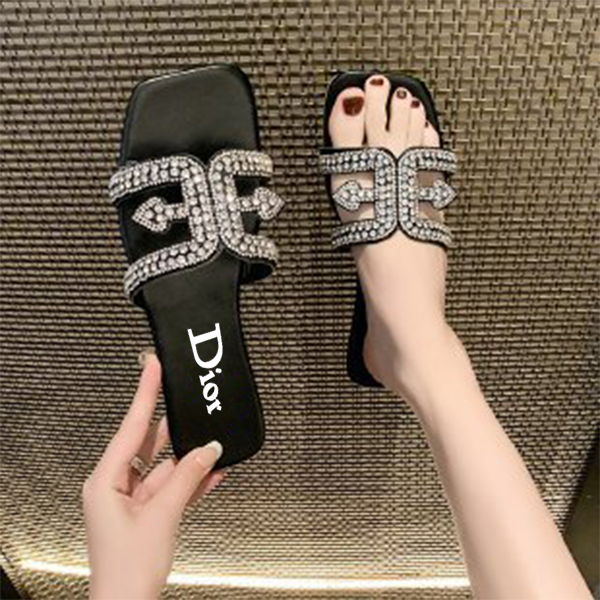 [KORL&Aacute;TOZOTT IDŐRE VONATKOZ&Oacute; AJ&Aacute;NLAT] DIOR LAPOS SZAND&Aacute;L