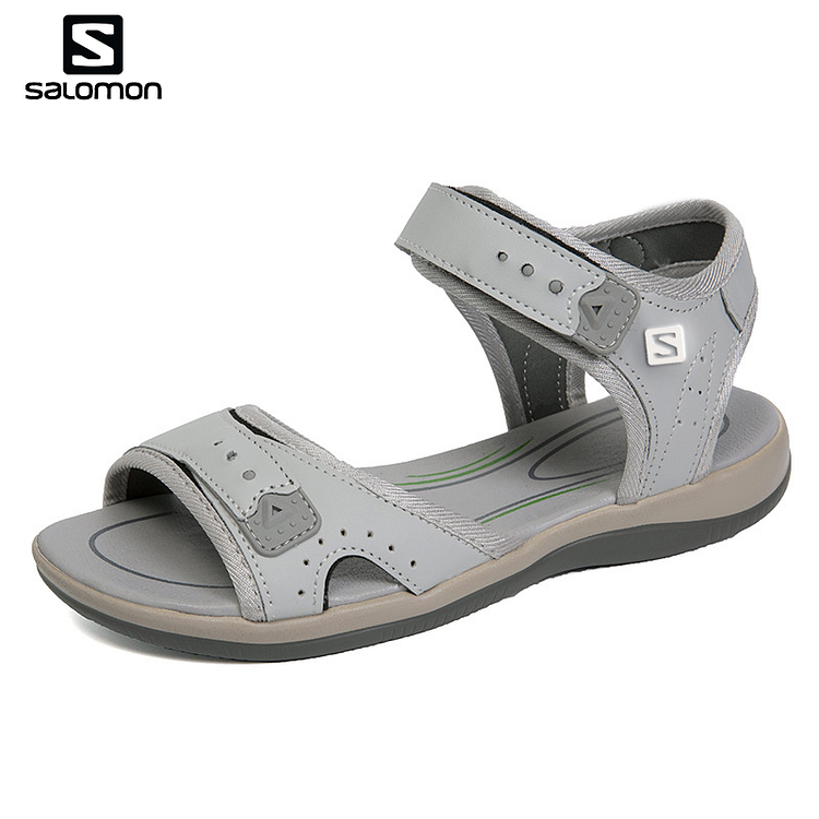 A Salomon&reg; Sport Comfort Flat női szand&aacute;lok t&eacute;pőz&aacute;rral r&ouml;gz&iacute;tve olyan cipők, amelyek t&ouml;k&eacute;letesen illeszkednek a l&aacute;bboltozathoz